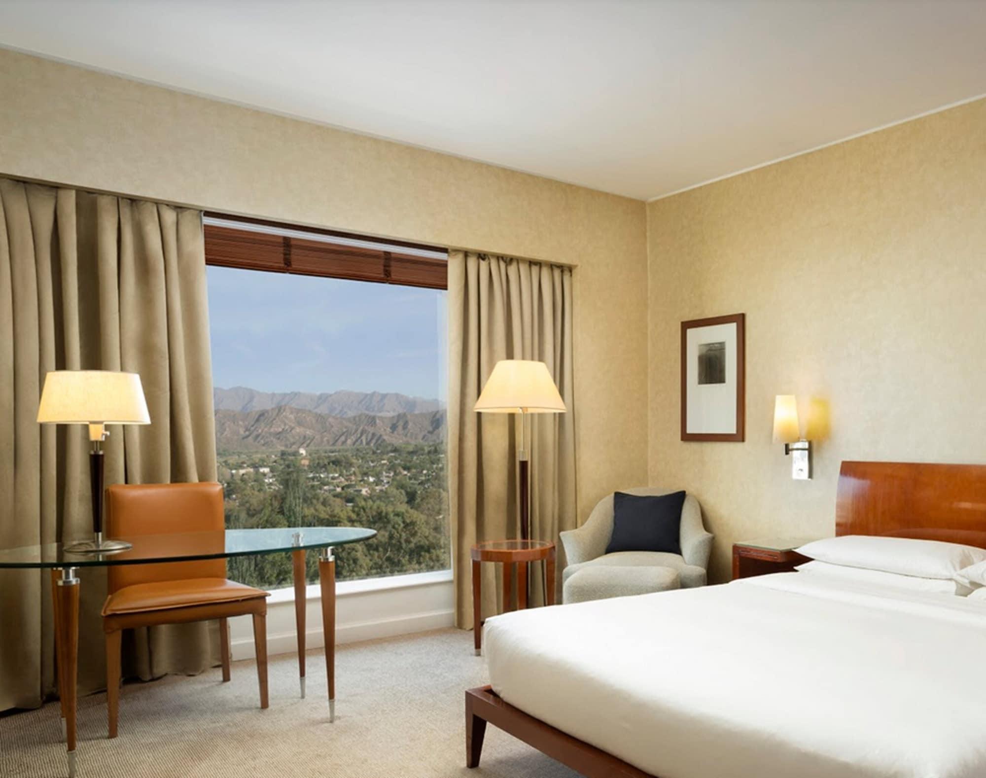 فندق بارك حياة ميندوزا، كازينو آند سبا المظهر الخارجي الصورة A room at the Taj Bengal