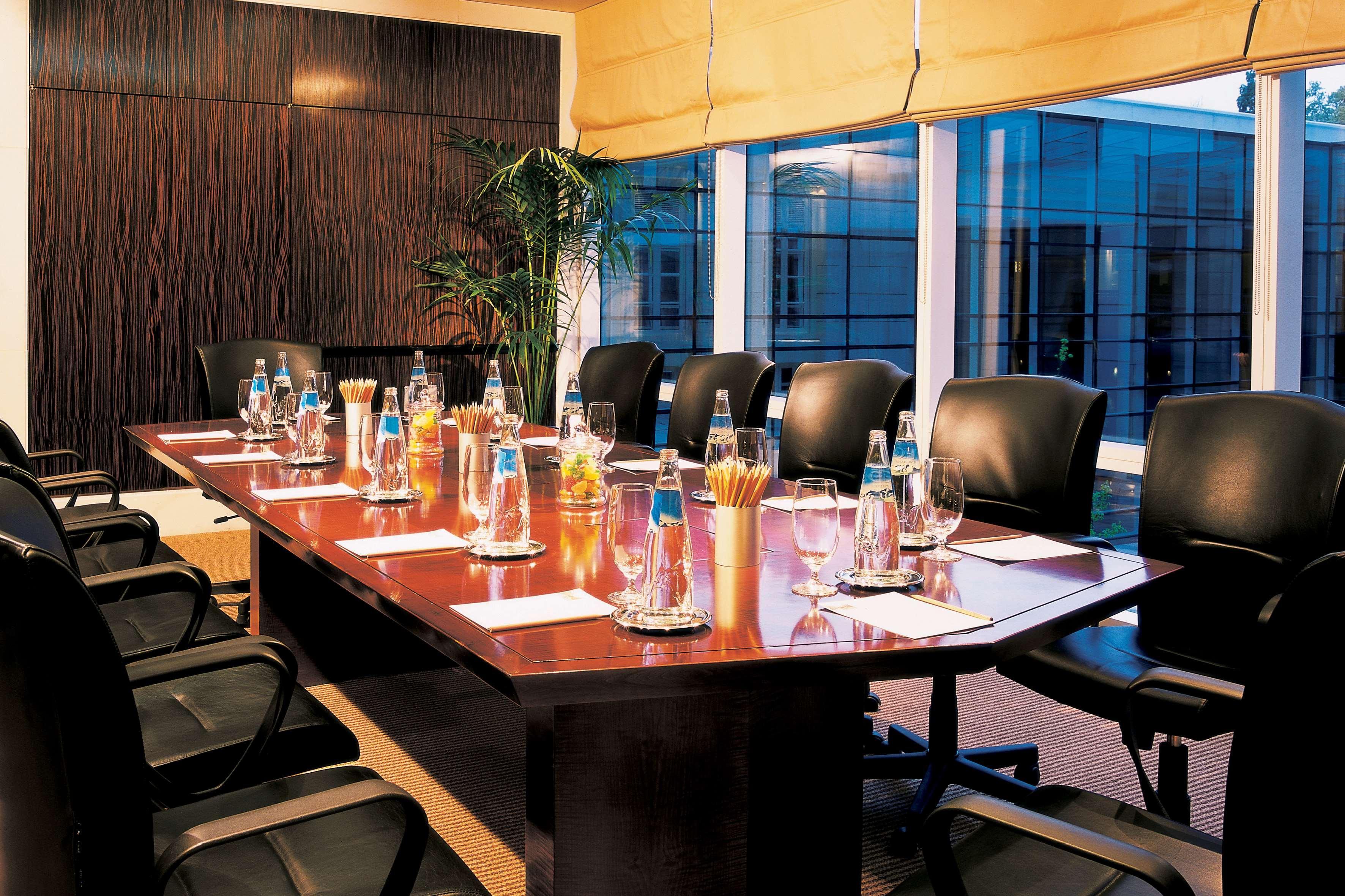فندق بارك حياة ميندوزا، كازينو آند سبا المظهر الخارجي الصورة A boardroom