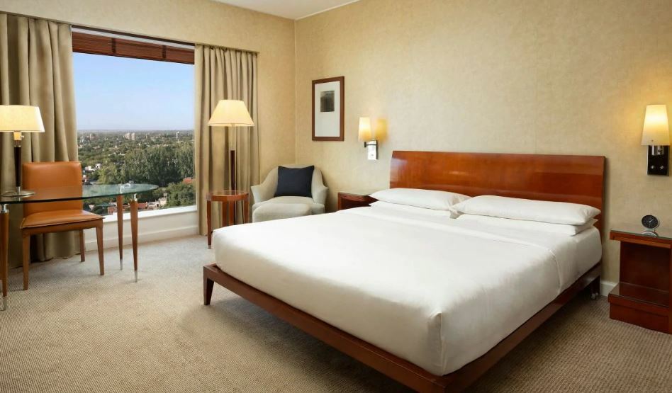 فندق بارك حياة ميندوزا، كازينو آند سبا المظهر الخارجي الصورة A room at the Taj Bengal